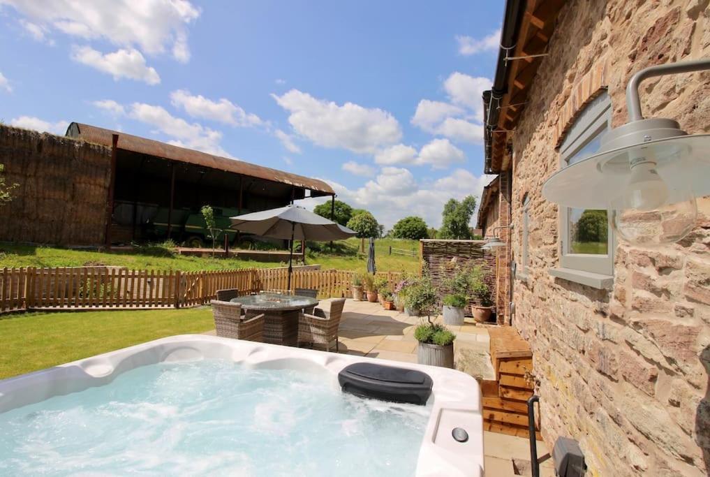 The Cart House - Beautiful Contemporary Barn - Hot Tub Διαμέρισμα Bridgnorth Εξωτερικό φωτογραφία