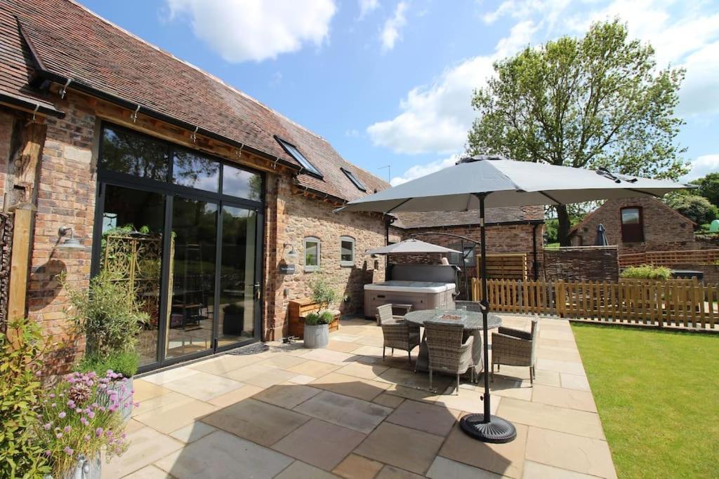 The Cart House - Beautiful Contemporary Barn - Hot Tub Διαμέρισμα Bridgnorth Εξωτερικό φωτογραφία