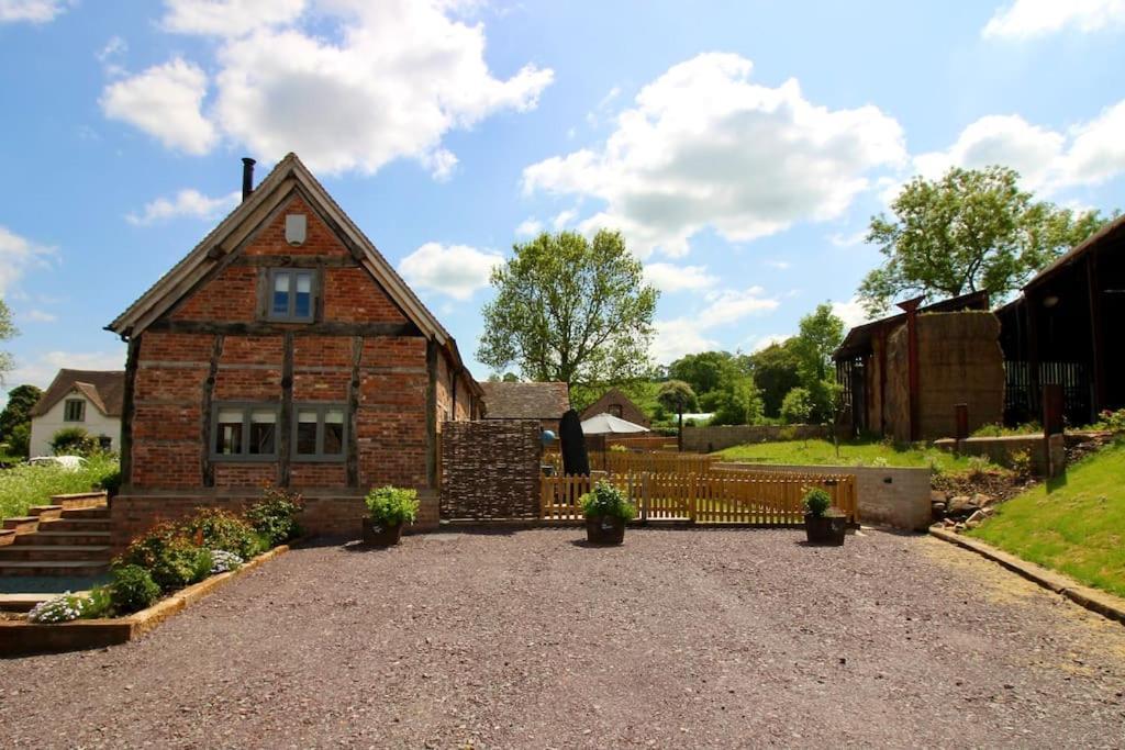 The Cart House - Beautiful Contemporary Barn - Hot Tub Διαμέρισμα Bridgnorth Εξωτερικό φωτογραφία