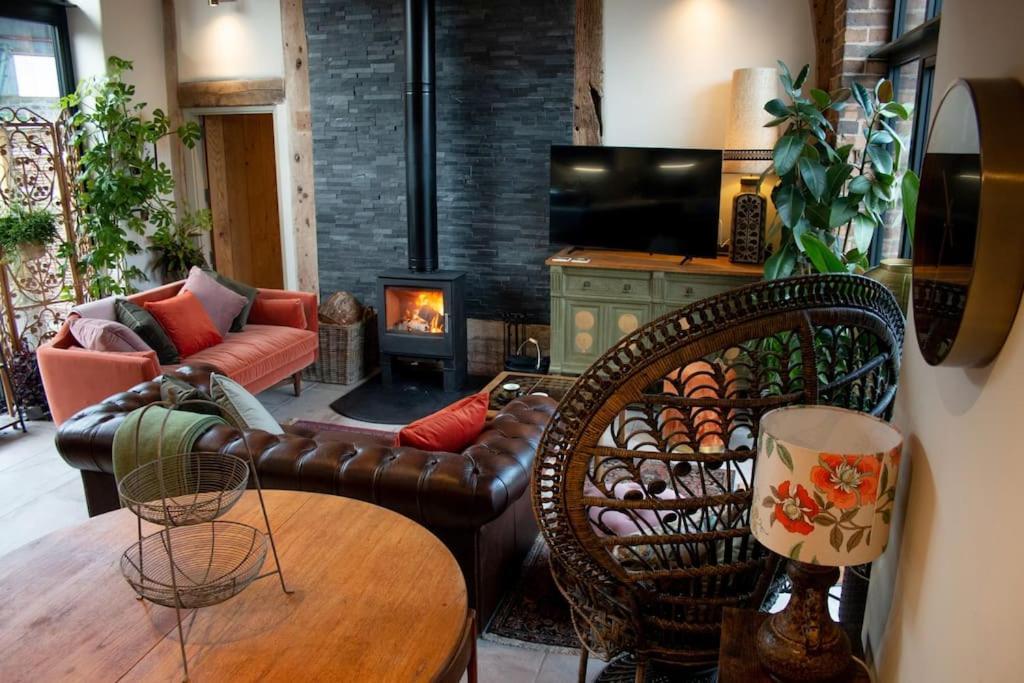 The Cart House - Beautiful Contemporary Barn - Hot Tub Διαμέρισμα Bridgnorth Εξωτερικό φωτογραφία